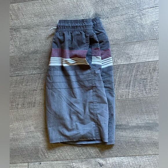 Youth, Hang-Ten, Adjustable, Lined, Grey, Swim Shorts. Size Medium (8-10). - Picture 3 of 5